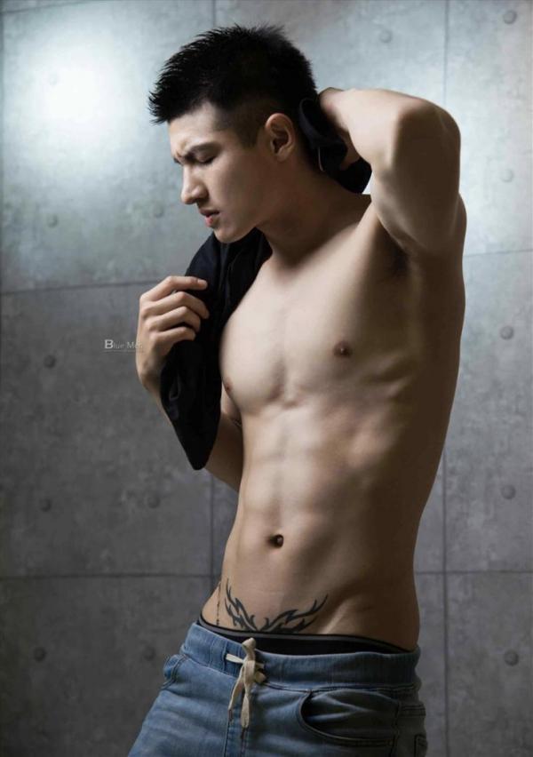 VIRILE-No.02-ebook--bts-video